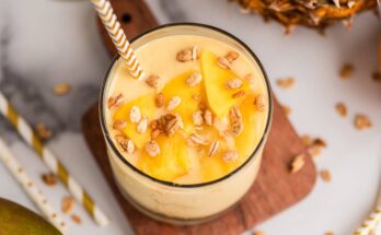mango-pineapple-smoothie