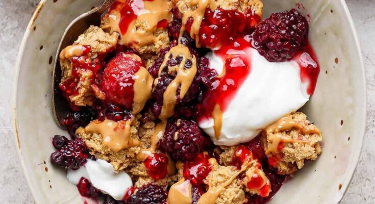 pb&j-protein-breakfast-crumble